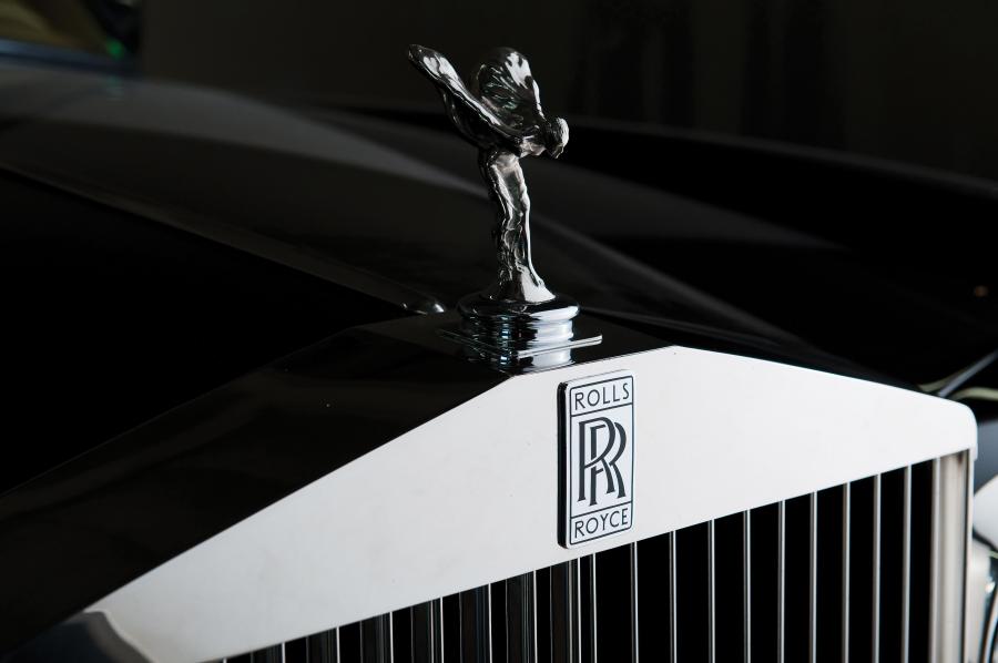 Логотип Rolls-Royce Corniche Cabriolet 1981 года  (фото 35 из 36)